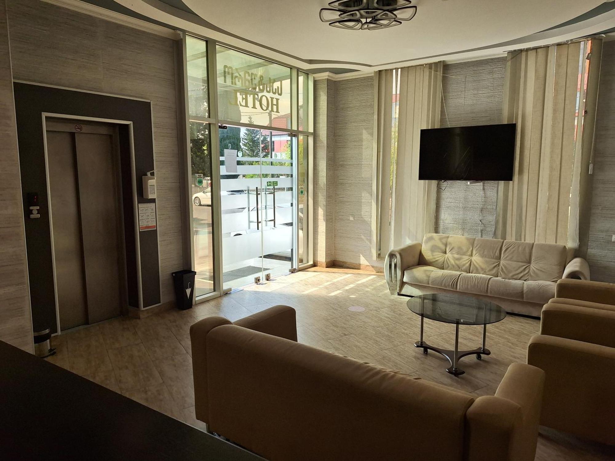Hotel Georgian Kutaisi Exterior foto